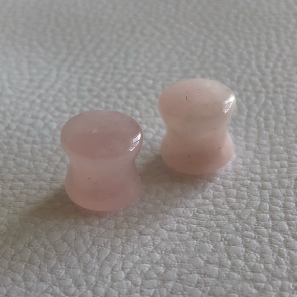 Rose Quartz 00g double flare plugs - Picture 3 of 3